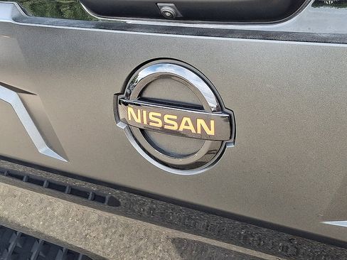 Used 2021 Nissan Titan PRO-4X w/ Pro-4x Convenience Package AWD/4WD image 16