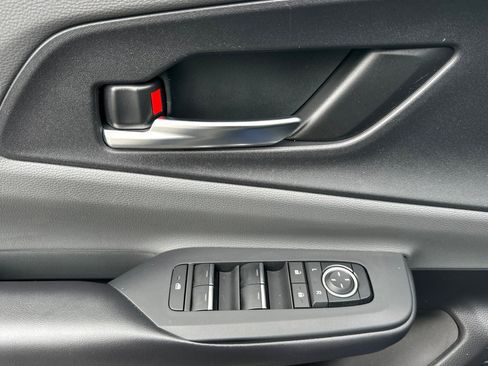 Used 2024 Toyota Prius XLE image 12