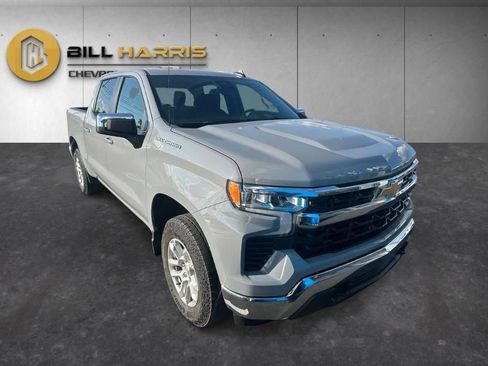 Used 2024 Chevrolet Silverado 1500 LT AWD/4WD image 3