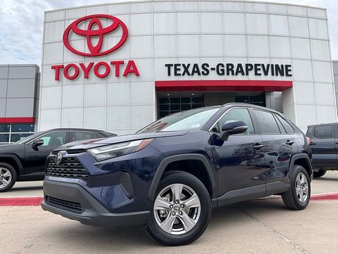 Used 2025 Toyota RAV4 XLE image 2