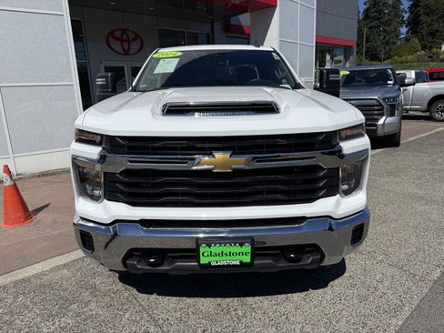 Used 2024 Chevrolet Silverado 3500 LT AWD/4WD image 9