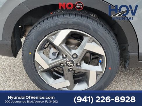 Certified 2023 Hyundai Venue Limited w/ Cargo Package FWD image 11