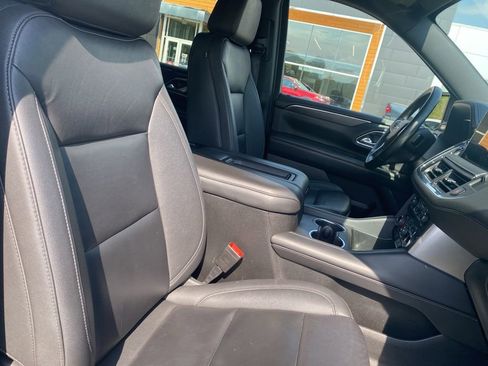 Used 2024 Chevrolet Suburban LT AWD/4WD image 10