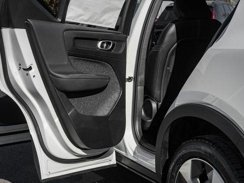 New 2026 Volvo XC40 B5 Plus w/ Protection Package Premier image 39