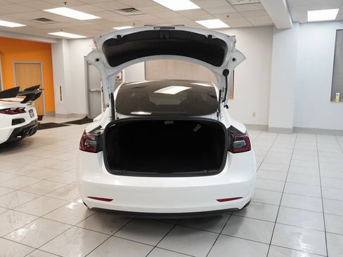 Used 2021 Tesla Model 3 Standard Range Plus image 10