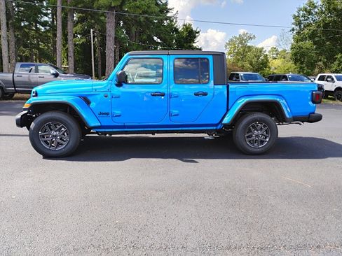 New 2025 Jeep Gladiator Sport image 8