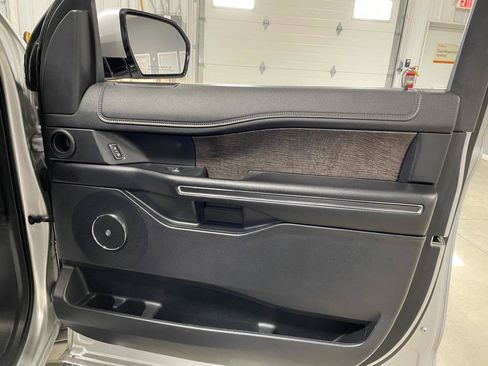 Used 2019 Ford Expedition Max Limited AWD/4WD image 30