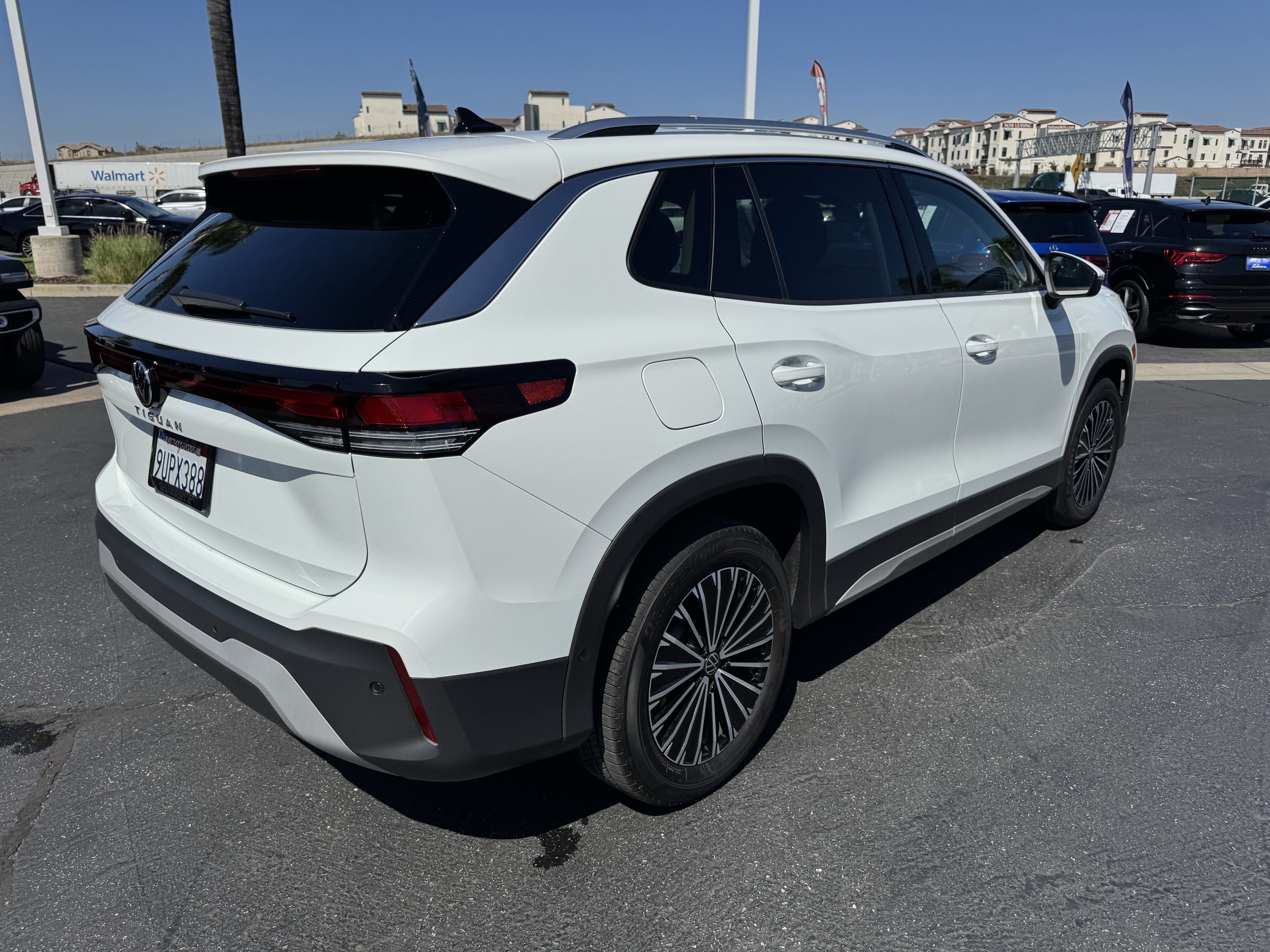 Certified 2025 Volkswagen Tiguan S FWD image 9