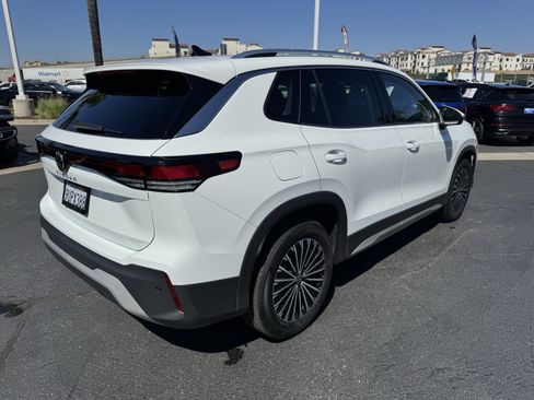 Certified 2025 Volkswagen Tiguan S FWD image 9