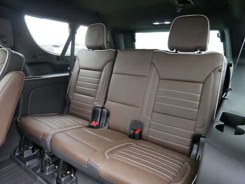 New 2026 GMC Yukon XL Denali Ultimate AWD/4WD image 8