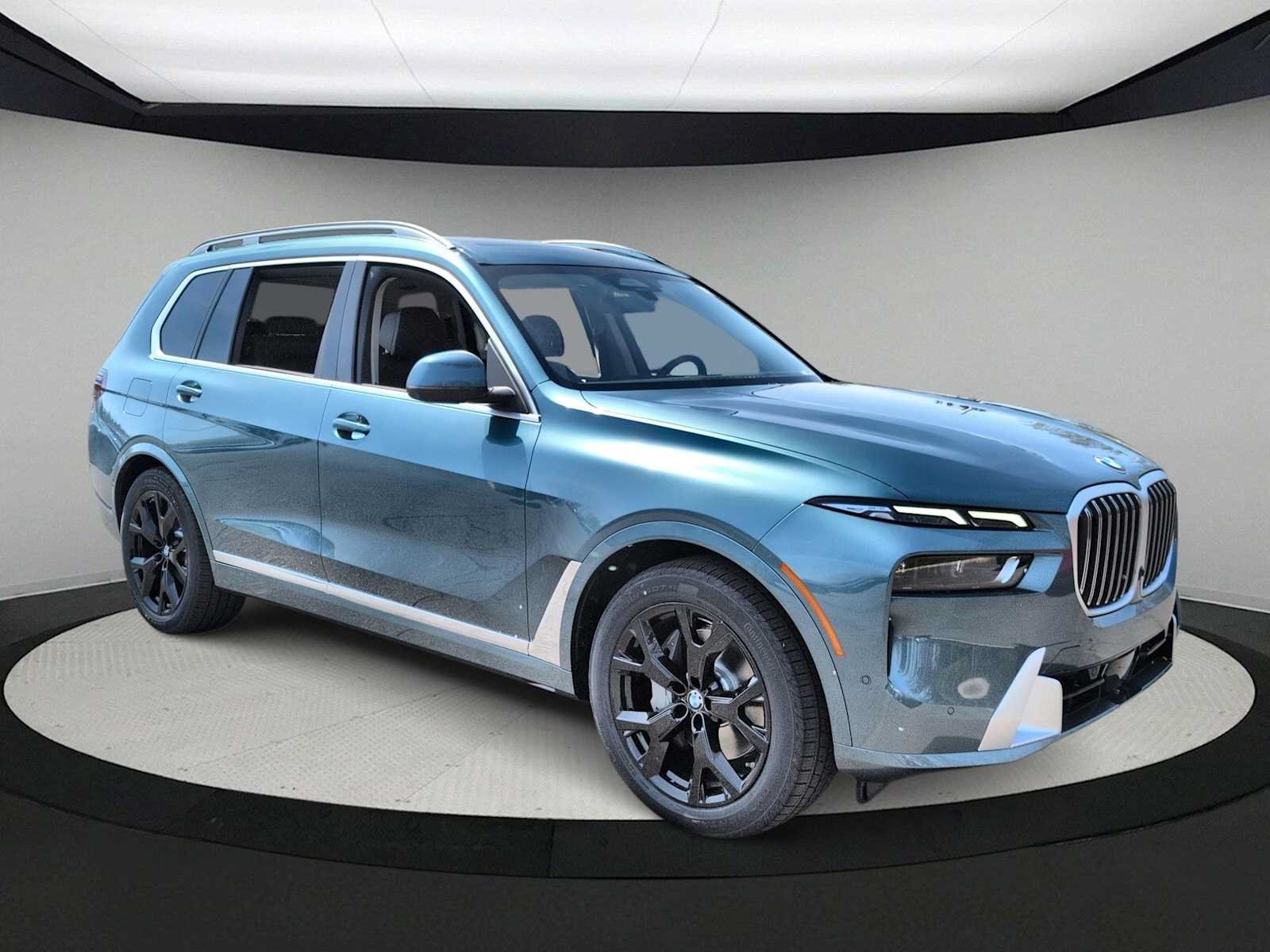 Used 2026 BMW X7 xDrive40i w/ Premium Package AWD/4WD image 2
