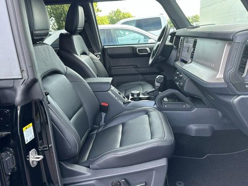 New 2025 Ford Bronco Outer Banks w/ Sasquatch Package image 13