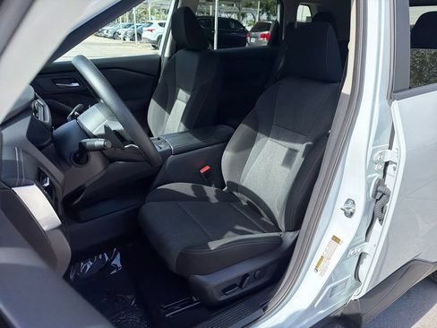 Certified 2024 Nissan Rogue SV AWD/4WD image 31