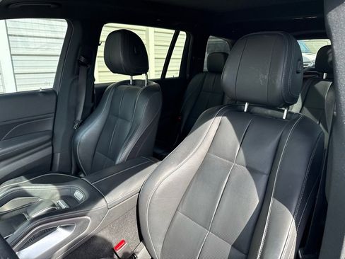 Used 2021 Mercedes-Benz GLS 580 4MATIC image 3