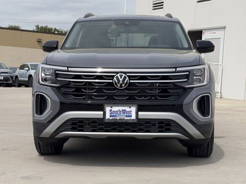 New 2026 Volkswagen Atlas Peak Edition AWD/4WD image 10