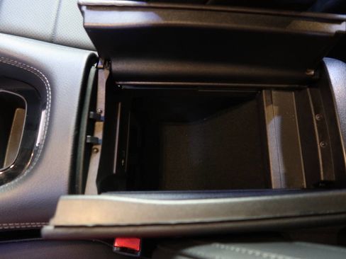 Used 2022 Mercedes-Benz GLE 350 4MATIC w/ AMG Line Exterior image 25