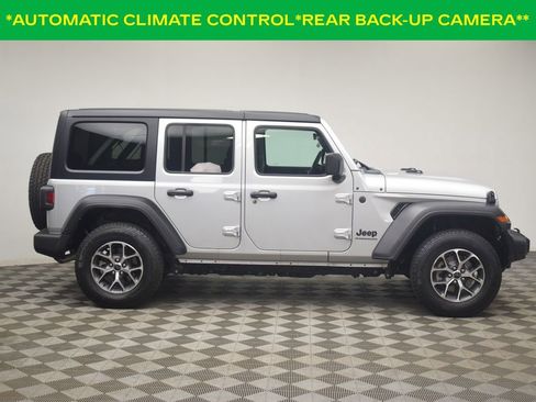 Used 2024 Jeep Wrangler Unlimited Sport AWD/4WD image 13