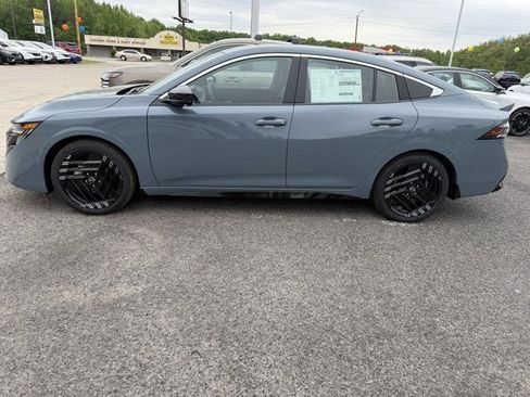 New 2026 Nissan Sentra SR FWD image 4