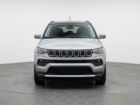 Used 2025 Jeep Compass Limited AWD/4WD image 2