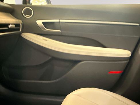 New 2025 Hyundai Sonata Limited image 22