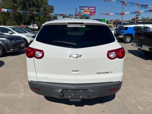 Used 2011 Chevrolet Traverse LT image 5
