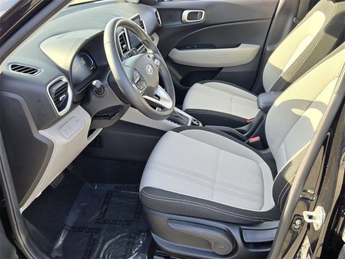Certified 2024 Hyundai Venue SEL image 10