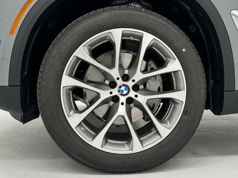 Used 2026 BMW X5 xDrive40i w/ Climate Comfort Package image 9