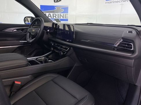 Used 2024 Chevrolet Traverse LT w/ Trailering Package FWD image 34