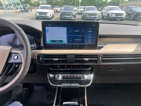 Used 2023 Lincoln Corsair FWD image 22