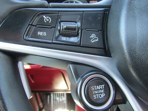Used 2019 Alfa Romeo Stelvio Ti Sport w/ Quick Order Package 22S Sport AWD/4WD image 32
