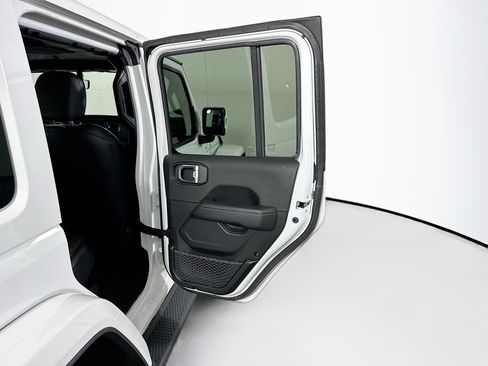 Used 2023 Jeep Wrangler Unlimited Sahara AWD/4WD image 30