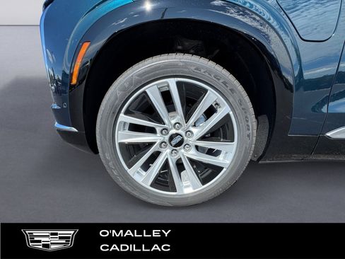 New 2026 Cadillac Vistiq Luxury w/ LPO, Floor Liner Package image 9