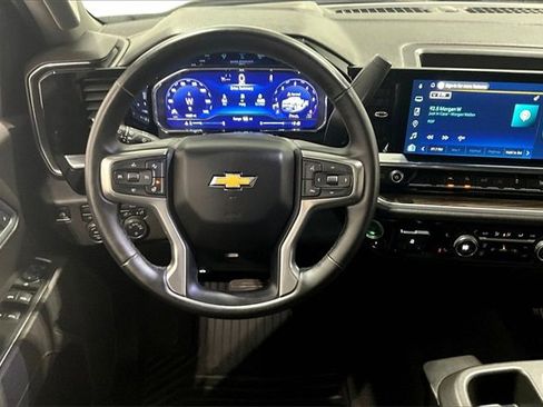 Used 2025 Chevrolet Silverado 1500 LT image 9