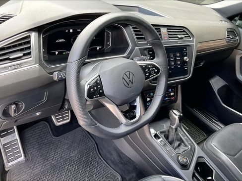 Used 2022 Volkswagen Tiguan SEL R-Line AWD/4WD image 15