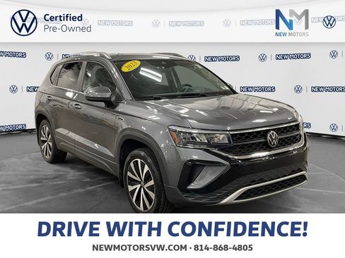 Used 2023 Volkswagen Taos SE w/ Panoramic Sunroof Package AWD/4WD image 7