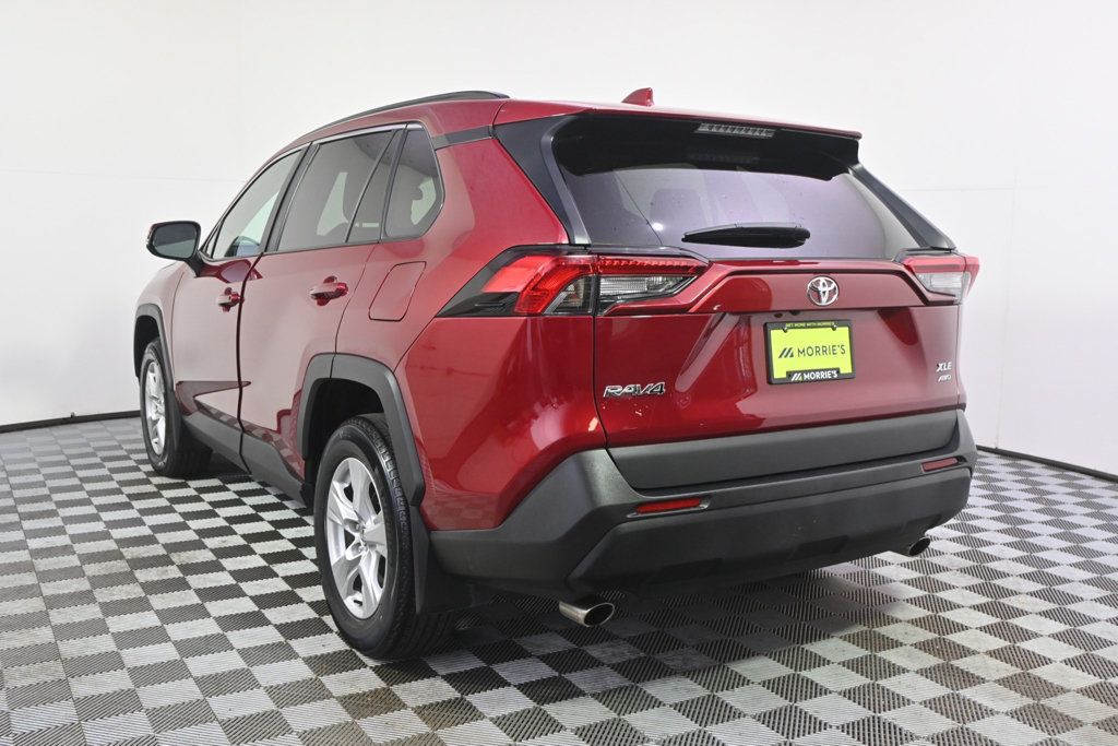 Used 2021 Toyota RAV4 XLE w/ Convenience Package AWD/4WD image 4