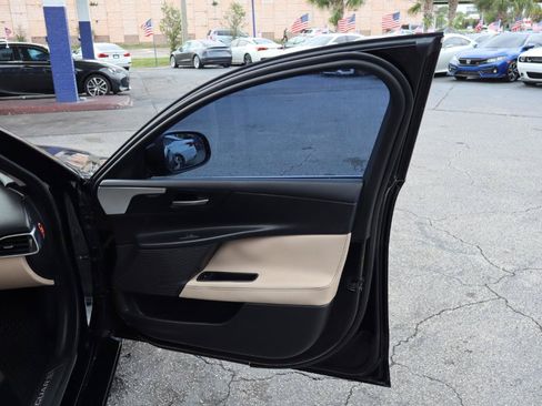 Used 2018 Jaguar XE Prestige RWD image 16