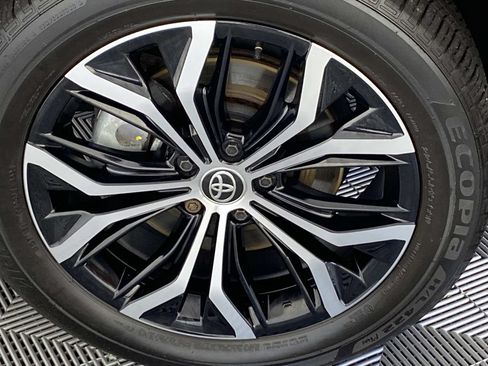 Used 2025 Toyota Crown Signia AWD/4WD image 27