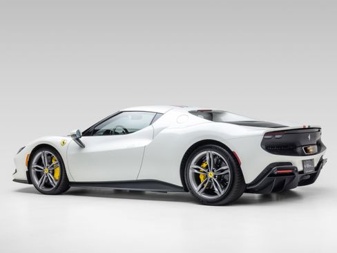 Used 2022 Ferrari 296 GTB RWD image 4
