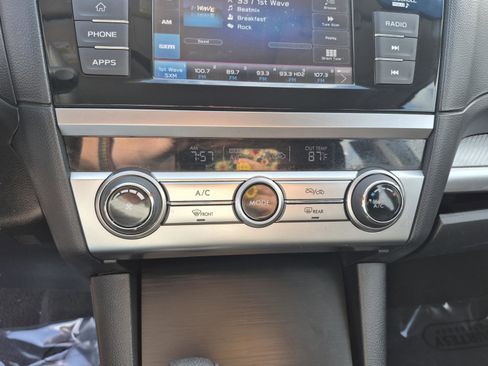 Used 2019 Subaru Outback 2.5i AWD/4WD image 23