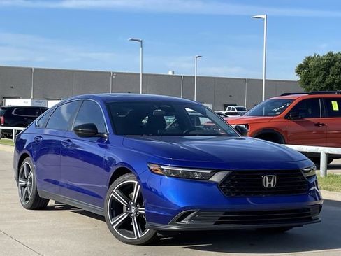 Used 2024 Honda Accord Sport image 2