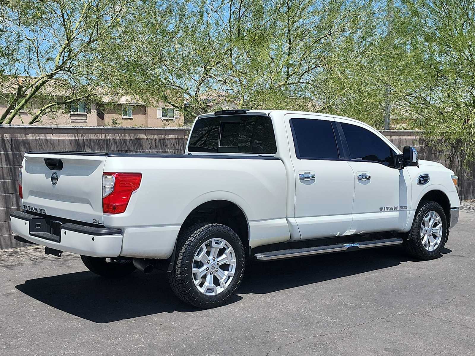 Used 2017 Nissan Titan SL RWD image 8