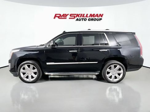 Used 2019 Cadillac Escalade Luxury AWD/4WD image 4