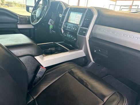 Used 2019 Ford F250 Lariat w/ Chrome Package AWD/4WD image 13