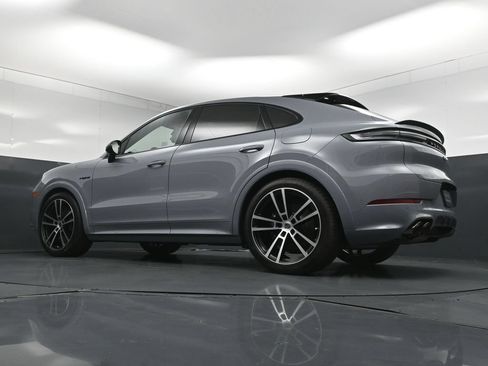 New 2026 Porsche Cayenne Turbo AWD/4WD image 25