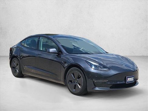 Used 2021 Tesla Model 3 Standard Range Plus RWD image 3