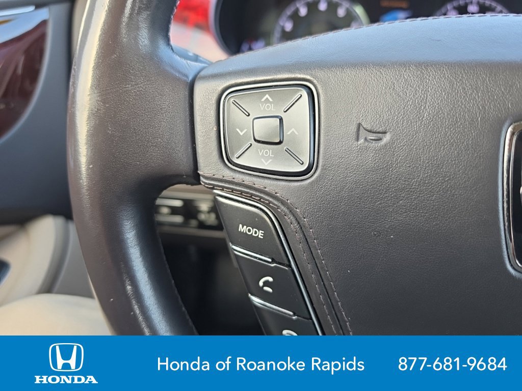 Used 2012 Hyundai Equus Signature RWD image 22