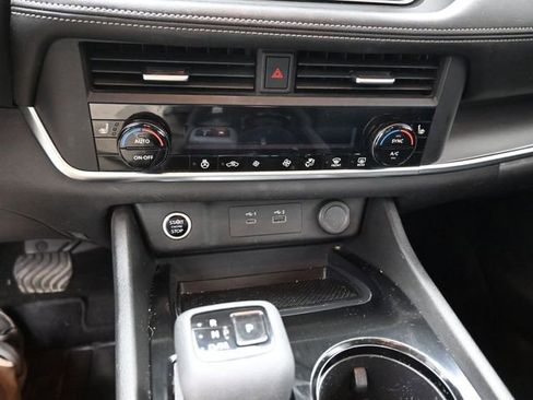 Used 2023 Nissan Rogue SV w/ SV Premium B Package image 25