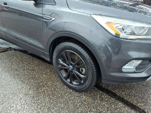 Used 2019 Ford Escape SEL image 5