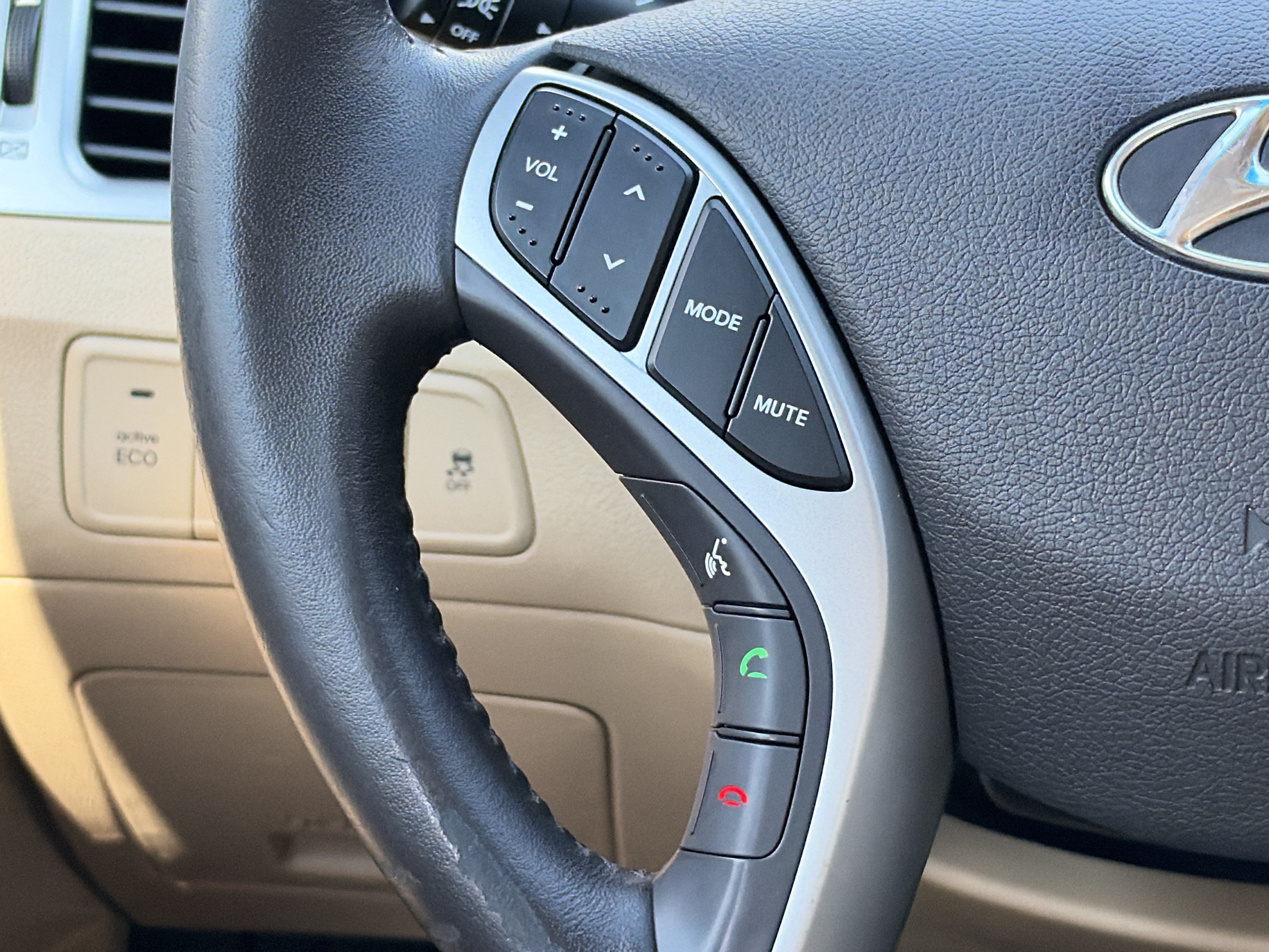 Used 2012 Hyundai Elantra Limited FWD image 29